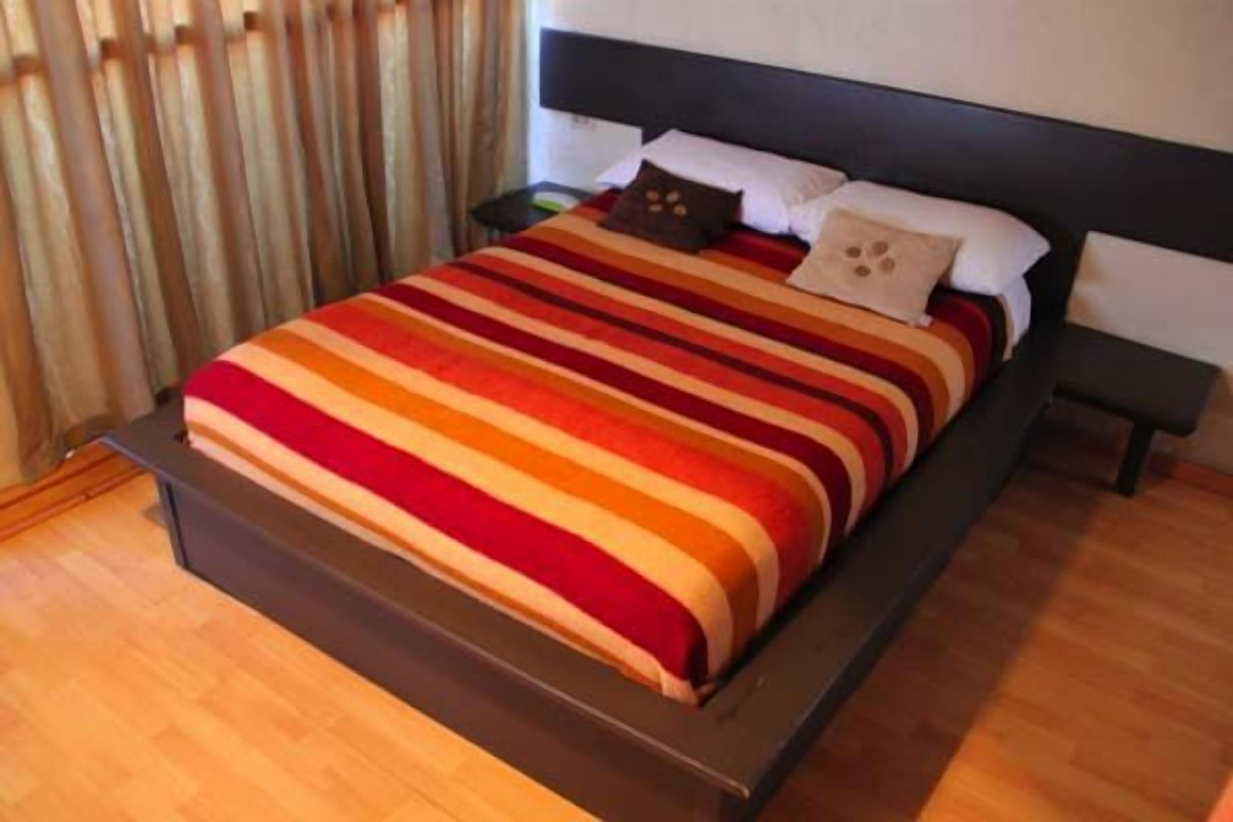 Single Room | Individually decorated, soundproofing, free WiFi