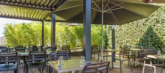 卡達拉舍馬諾斯克舒適英式酒店