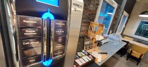 매일 뷔페 아침 식사 유료