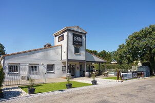 Fachada de la propiedad