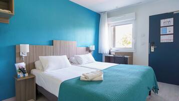 Chambre Standard avec lits jumeaux | Bureau, rideaux occultants, chambres insonorisées