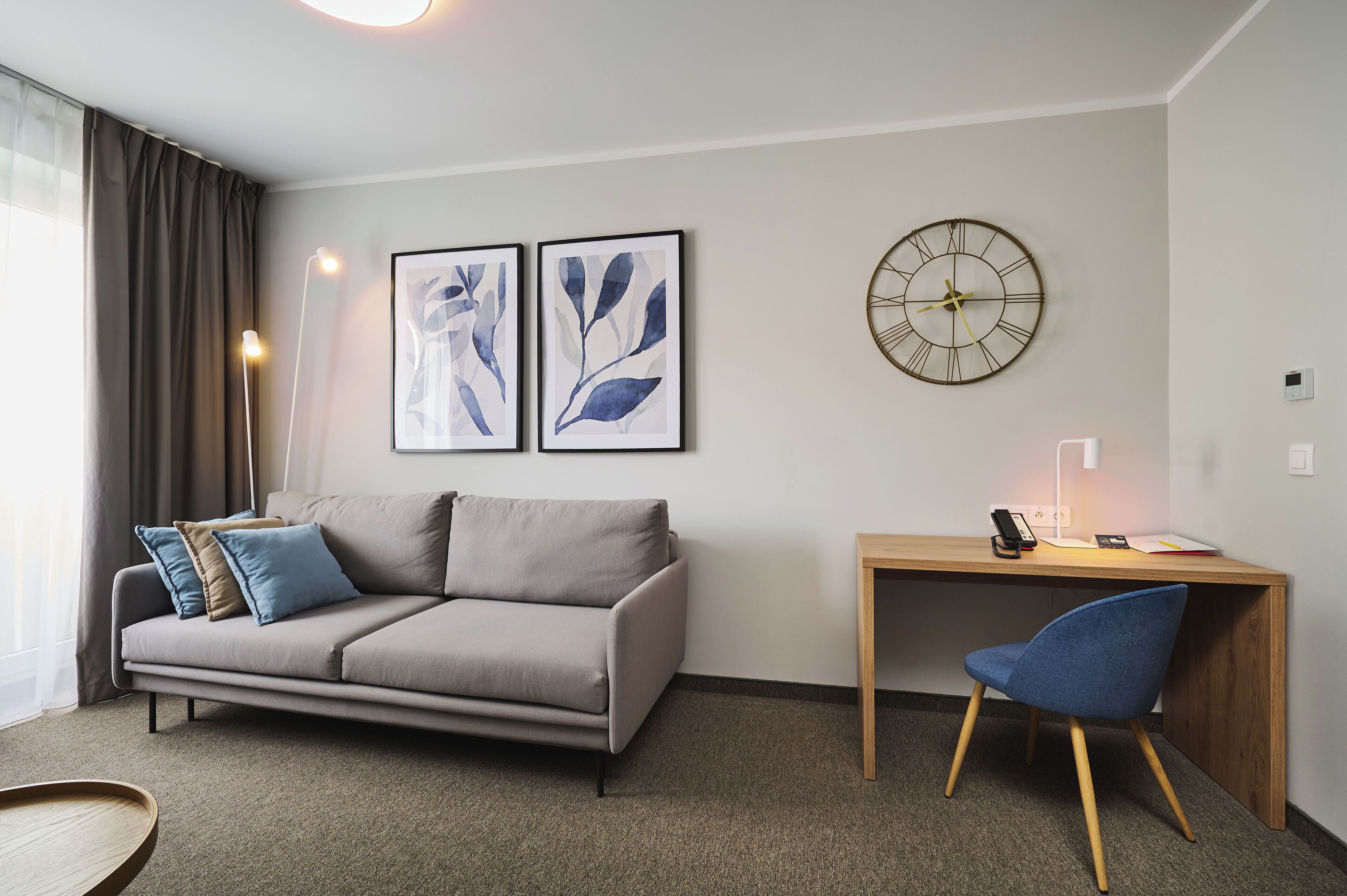 deluxe double room, bathtub | hypo-allergenic bedding, desk, laptop workspace, free wifi