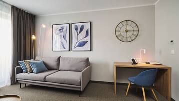 Deluxe tweepersoonskamer, bad | Hypoallergeen beddengoed, een bureau, een laptopwerkplek, gratis wifi