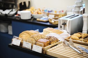 Desayuno buffet todos los días (con cargo)