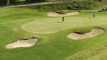 Mini-golf