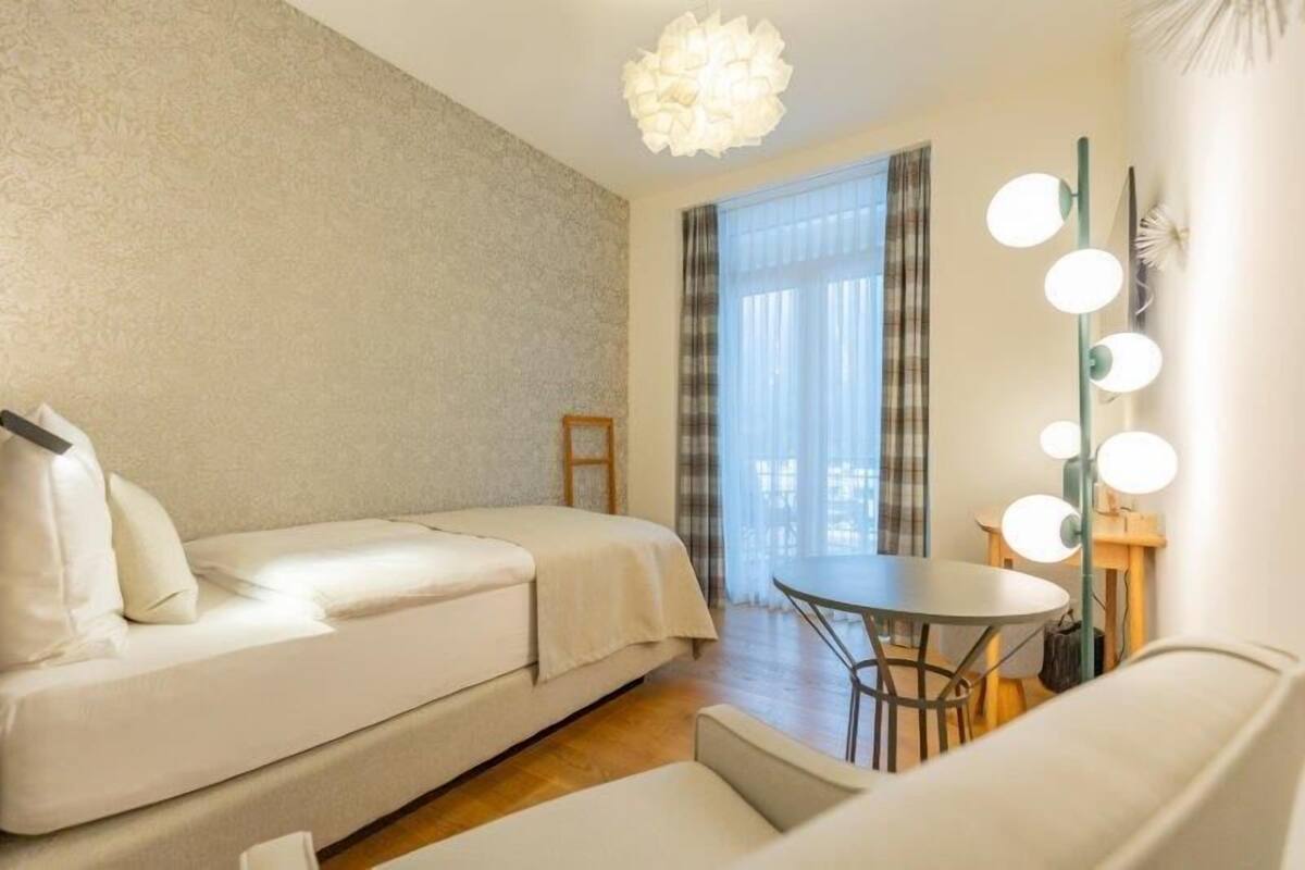 Superior Single Room, Balcony | Premium bedding, down duvets, pillow-top beds, desk