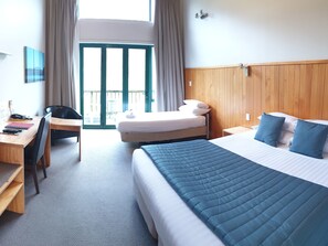 Στούντιο, Θέα στο Ποτάμι | Μοναδική διακόσμηση, μοναδική επίπλωση, γραφείο, ηχομόνωση 