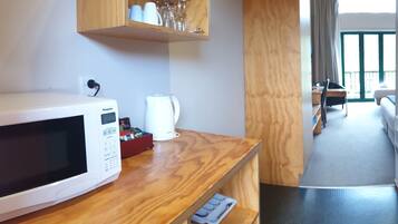 Riverside Studio Unit | Microwave