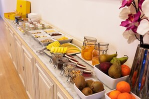 Free daily buffet breakfast  - La Ciliegina Lifestyle Hotel (Naples)