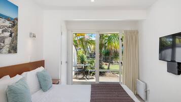In-room safe, desk, iron/ironing board, WiFi (free)