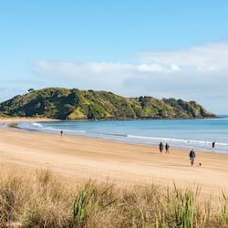 Am Strand, weißer Sandstrand