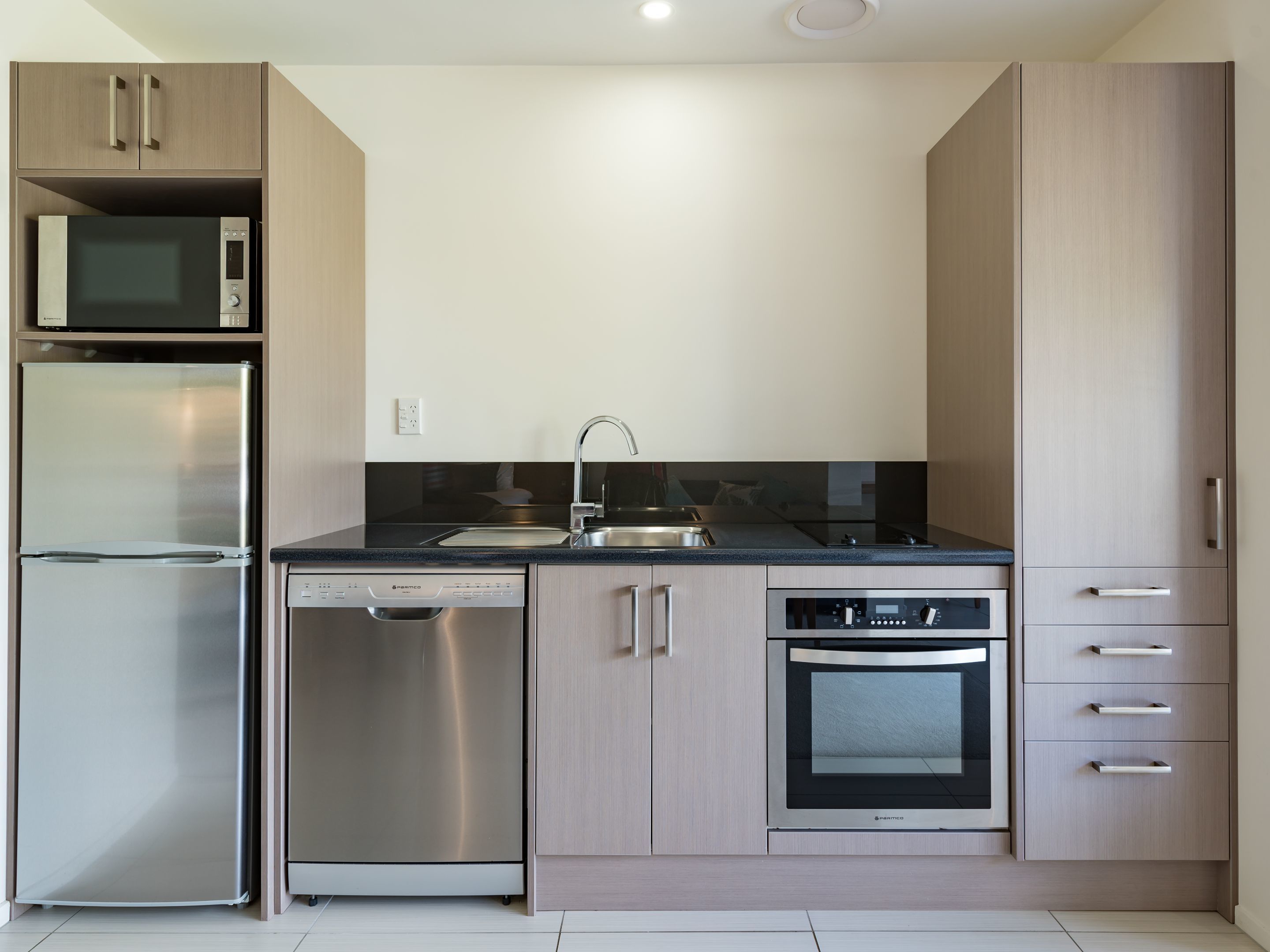 studio superior poolside | private kitchenette | fridge, microwave, electric kettle