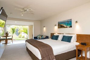 In-room safe, desk, iron/ironing board, free WiFi - Taipa Beach Resort (Taipa)