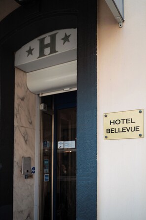 Property entrance - Hotel Bellevue (Brest)
