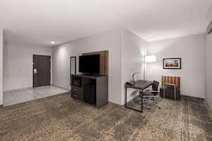 Premium bedding, pillowtop beds, desk, blackout drapes