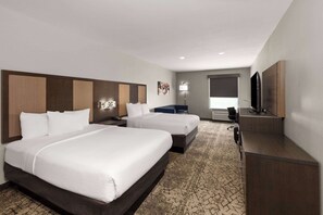 Suite ejecutiva, 2 camas Queen size, para no fumadores | Ropa de cama de alta calidad, camas con pillow-top y escritorio 
