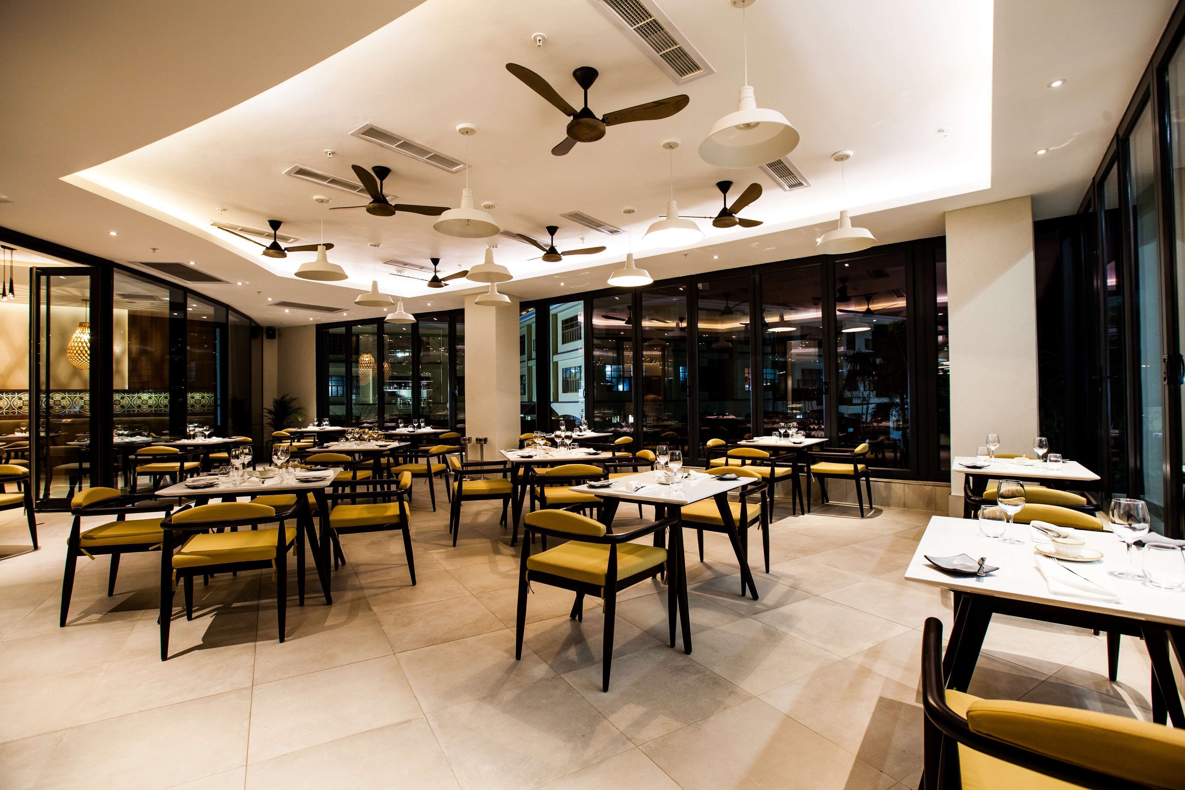 Daily buffet breakfast (MZN 1300 per person)