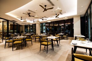 Daily buffet breakfast (MZN 1300 per person)