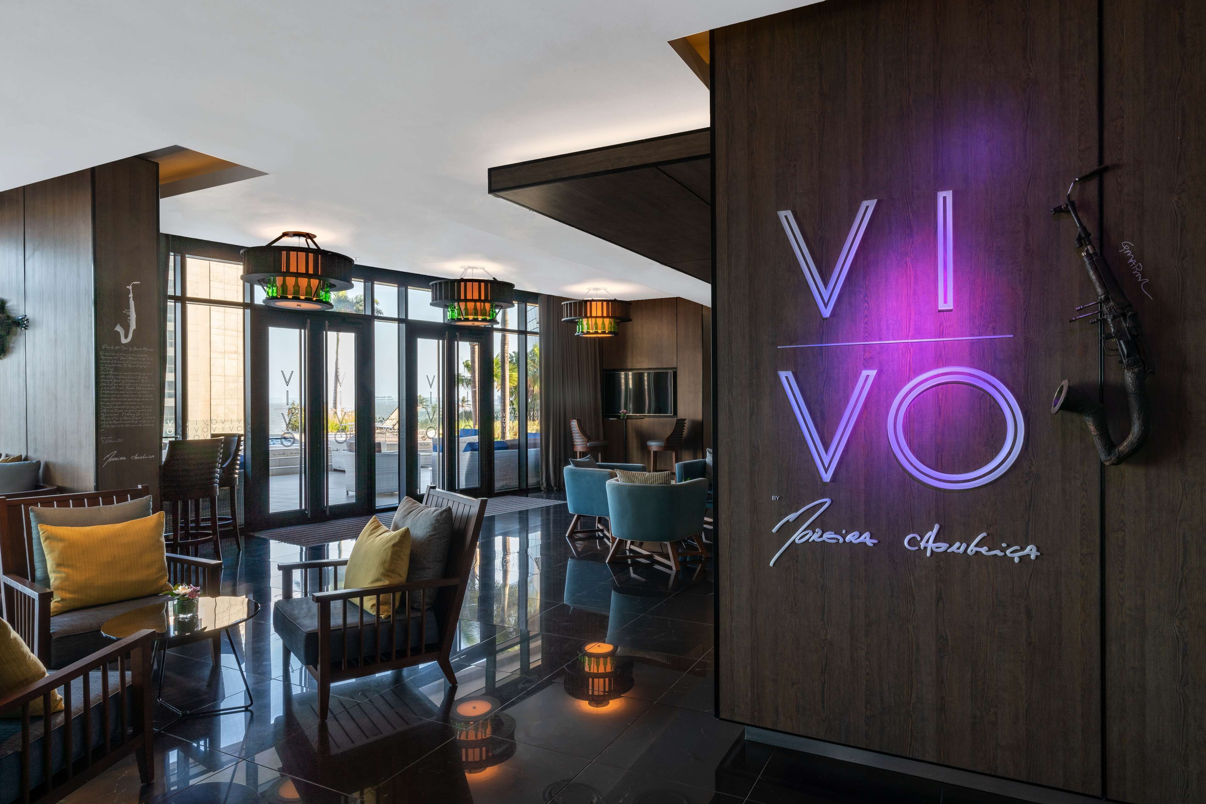 2 bars/lounges, poolside bar