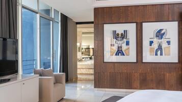 Minibar, in-room safe, desk, laptop workspace