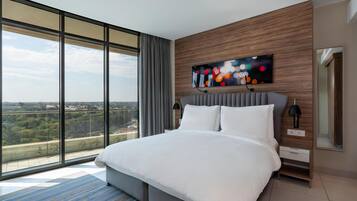 Apartment, 1 Bedroom, Balcony, City View | Minibar, in-room safe, desk, laptop workspace