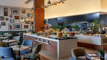 Daily buffet breakfast (MZN 1300 per person)