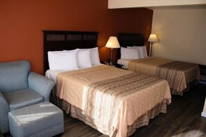 Standard Room, 2 Queen Beds | Premium bedding, desk, blackout drapes, soundproofing - Valley Oaks Inn Woodland (Woodland)