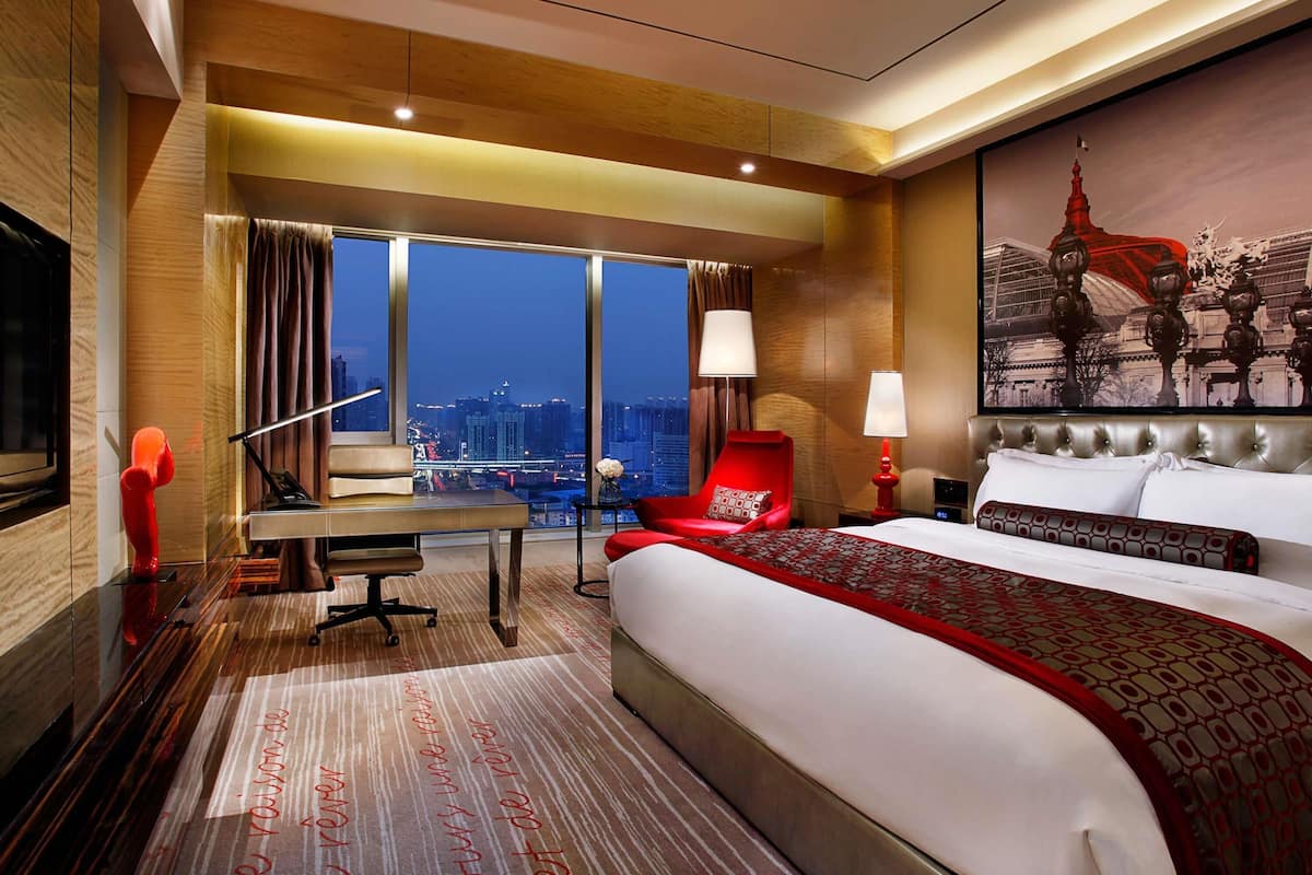 Superior Room, 1 King Bed