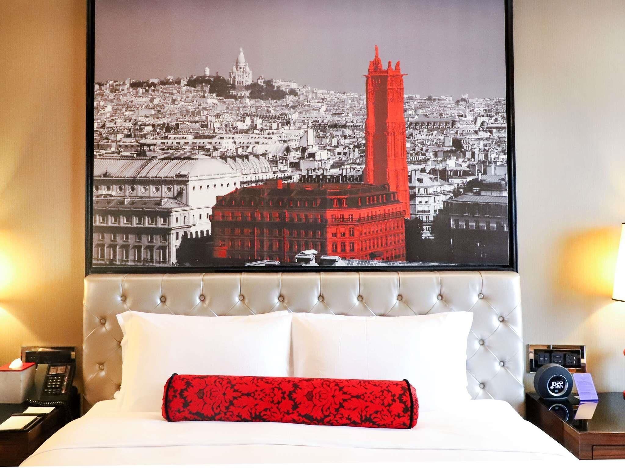 1 habitación, ropa de cama de alta calidad, cubrecamas y minibar 