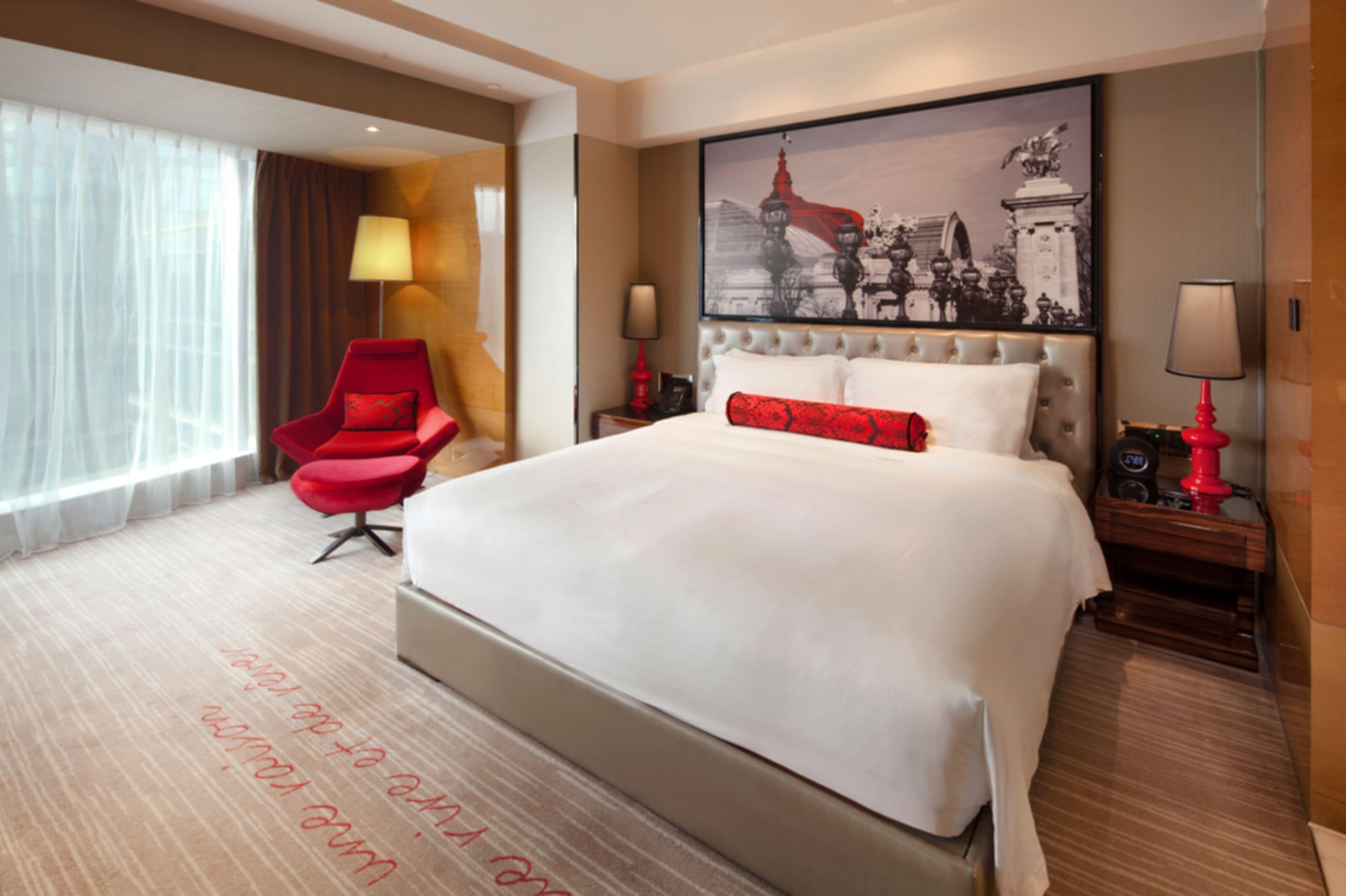 luxury room, 1 king bed, club lounge access | 1 bedroom, premium bedding, down duvets, minibar