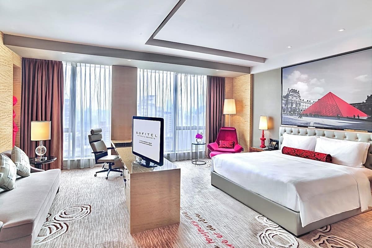 Premium Room, 1 King Bed (Luxury) | 1 bedroom, premium bedding, down comforters, minibar