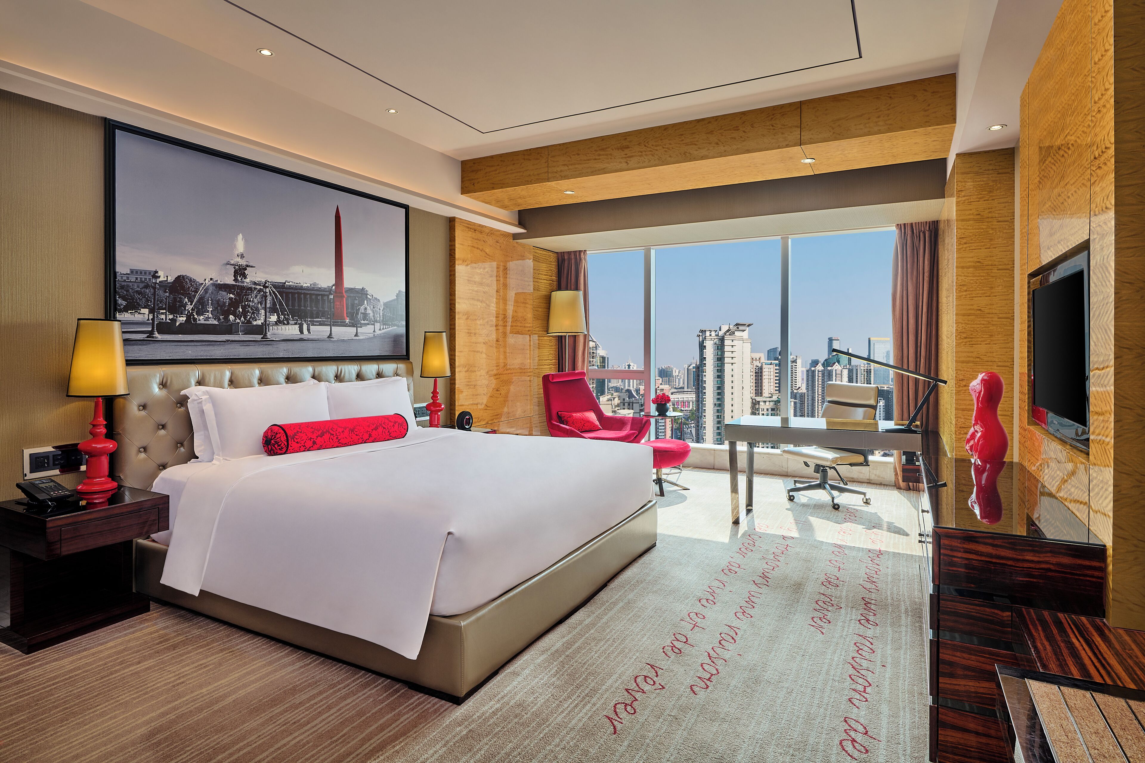 1 bedroom, premium bedding, down duvets, minibar