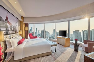 1 habitación, ropa de cama de alta calidad, cubrecamas y minibar 