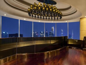 3 间餐厅，供应早餐