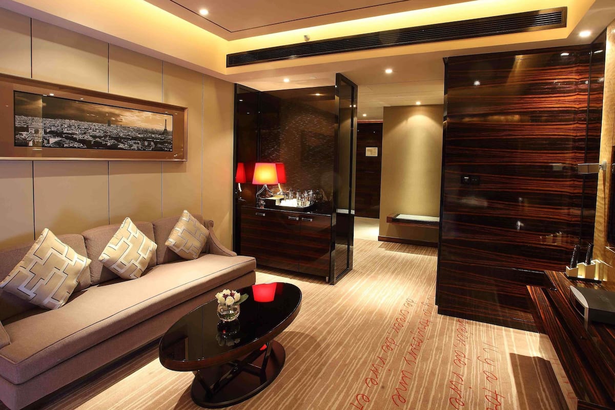 Junior Suite, 1 King Bed