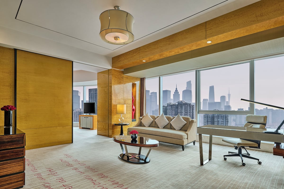 Suite (Artist) | Living area