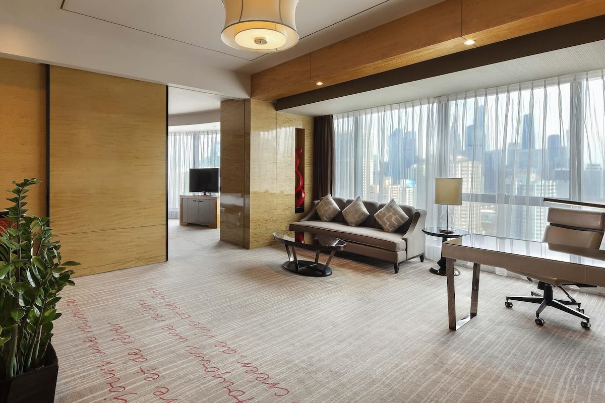 Suite (Artist) | 1 bedroom, premium bedding, down comforters, minibar