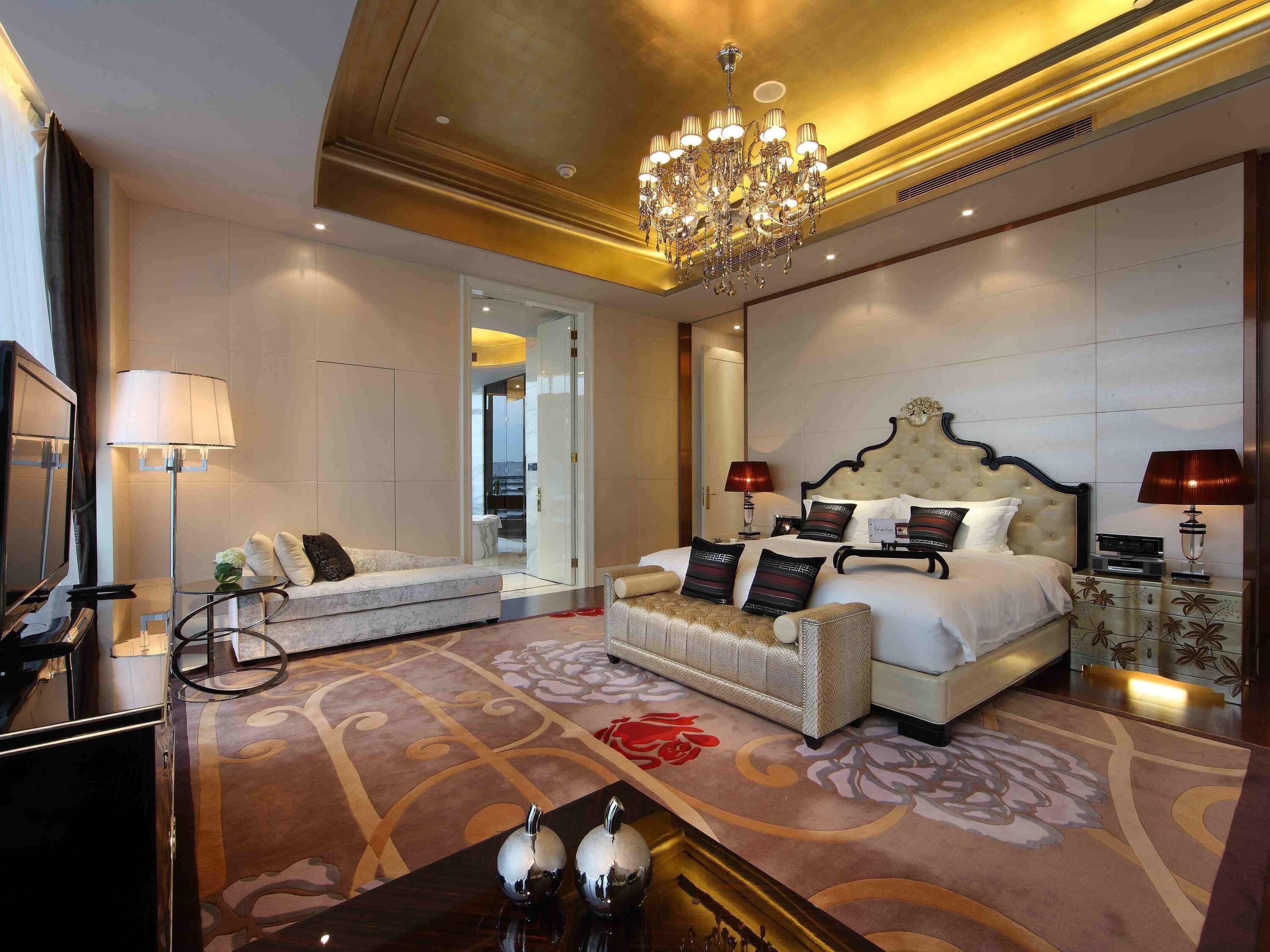 Presidential Suite, 1 King Bed | 1 bedroom, premium bedding, down comforters, minibar