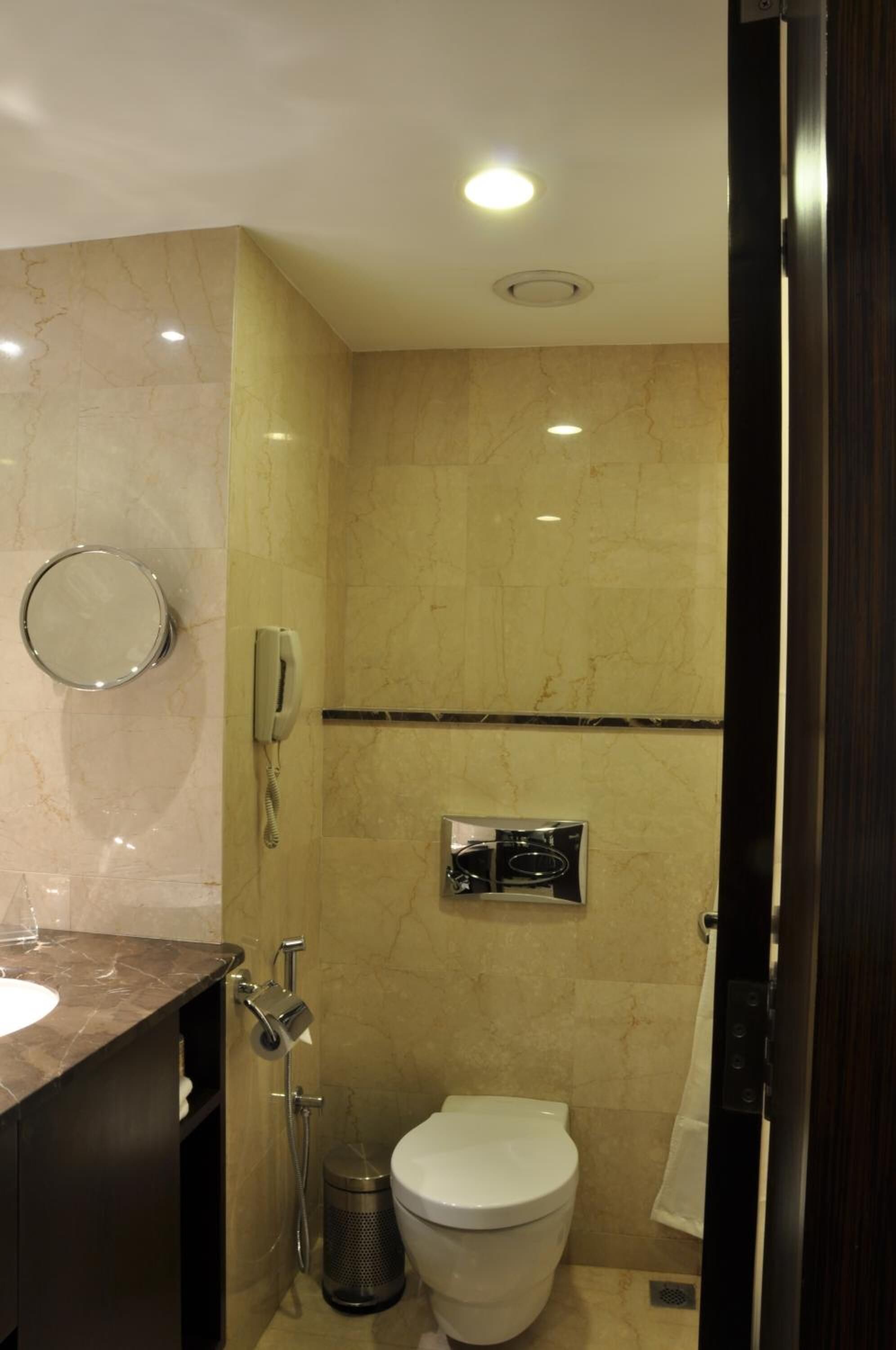 combined shower/bathtub, deep-soaking bathtub, rainfall showerhead