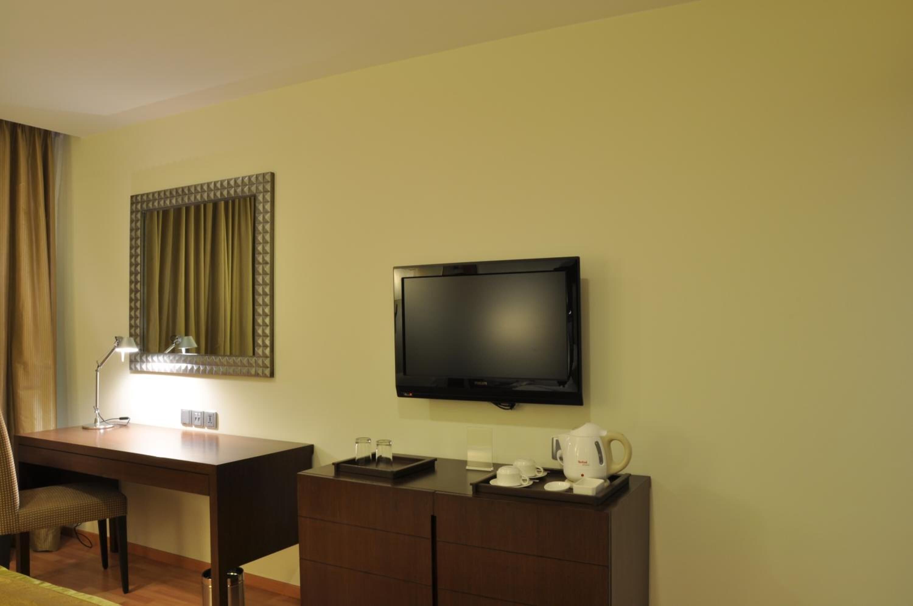 premium bedding, select comfort beds, minibar, in-room safe