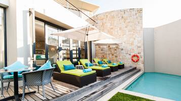 Couples treatment rooms, sauna, hot tub, steam room, body treatments