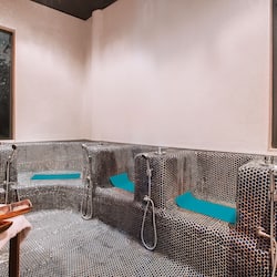 Sale per trattamenti di coppia, sauna, vasca idromassaggio, bagno turco