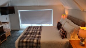 Double Room, Ensuite | 1 bedroom, bed sheets
