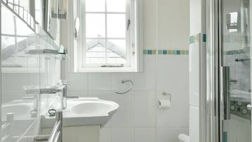 Double Room, Ensuite (Bed & Breakfast) | Bathroom