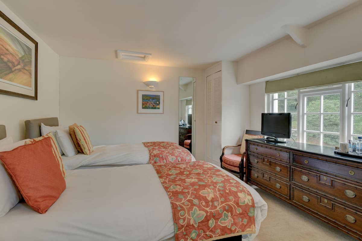 Chambre avec lits jumeaux, salle de bains attenante (Bed & Breakfast)