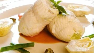 Executive Double Room, Ensuite | Food and drink
