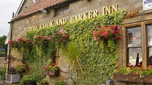 Exterior - The Cook and Barker Inn (Morpeth)