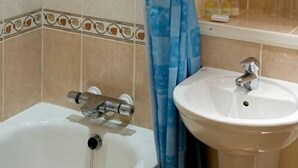 Bathroom - The Cook and Barker Inn (Morpeth)