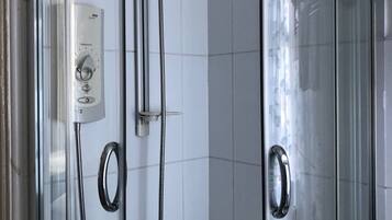 Suite, Ensuite (Room only - 3 Persons) | Bathroom