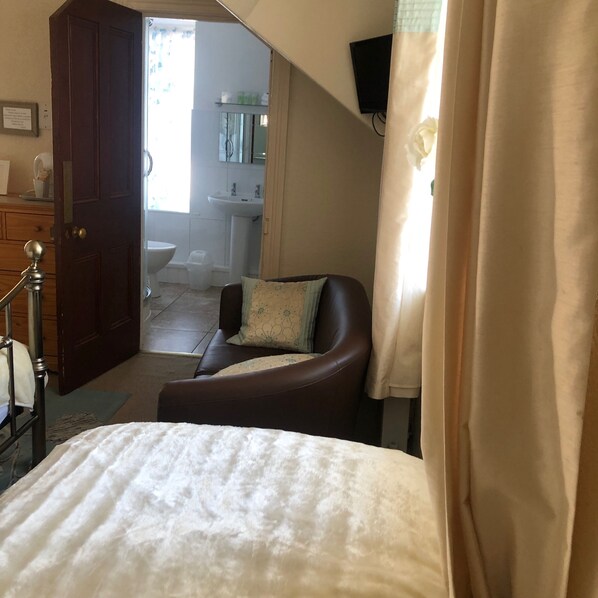 Unclassified image, 1 of 57, button - Witchingham B&B (Holyhead)